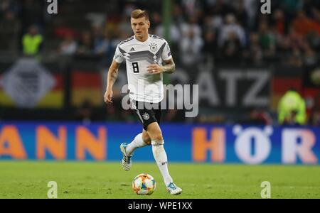 Hamburg, Deutschland. 06 Sep, 2019. firo: 06.09.2019 Fußball Fußball:, 2019/2020 EURO: EM Qualifikation: Nationalmannschaft Deutschland - Holland, Niederlande Toni Kroos, Single Action | Verwendung der weltweiten Kredit: dpa/Alamy leben Nachrichten Stockfoto