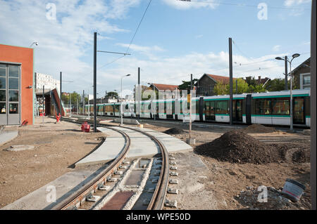 Paris-Puteaux, Straßenbahn T2, Baustelle - Paris-Puteaux, Straßenbahn T2, Baustelle Stockfoto