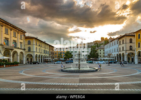 Platz Arnolfo Di Cambio, Colle Val D'elsa. toskana, Italien Stockfoto