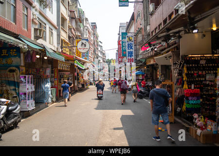 Taipei, Taiwan: Tamsui alte Straße - ein Stadtteil in den Randbezirken von Taipeh ist ein beliebter Ort für Touristen und ein großes Einkaufszentrum Stockfoto