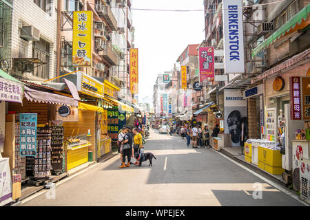 Taipei, Taiwan: Tamsui (danshui) alte Straße, einen Ortsteil in Taipeh ist ein beliebter Ort für Touristen und ein großes Ziel für Shopping. Stockfoto