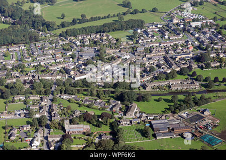 Luftaufnahme von Skipton Dorf in der Nähe von Skipton, North Yorkshire, Großbritannien Stockfoto