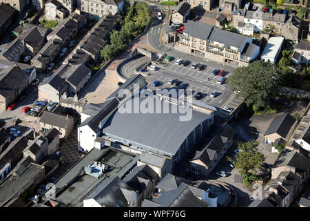 Luftaufnahme der Stände, Supermarkt in Kendal, Cumbria, Großbritannien Stockfoto