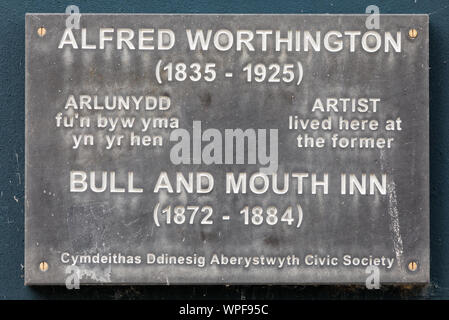 Im Bild: eine Plakette, wo der Stier und Mund Inn Ceredigion Museum, Terrasse Straße in Aberystwyth, Wales, UK entfernt wurden. Mittwoch 28. August 2019 Stockfoto