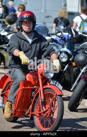 Ace Cafe Reunion 2019 Brighton Burn up bei Madeira Drive. Bild: Terry Applin Stockfoto