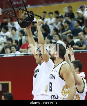 Shanghai, China. 9 Sep, 2019. Spieler von Jordanien Feiern während der Gruppe P Match zwischen Jordanien und Senegal an der FIBA WM 2019 in Shanghai, China, Sept. 9, 2019. Credit: Ding Ting/Xinhua/Alamy leben Nachrichten Stockfoto