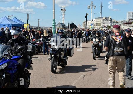 Ace Cafe Reunion 2019 Brighton Burn up bei Madeira Drive. Bild: Terry Applin Stockfoto