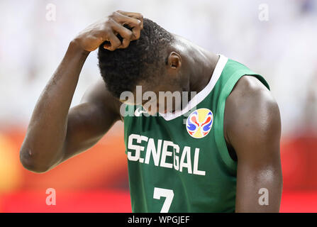 Shanghai, China. 9 Sep, 2019. Pape Diop von Senegal reagiert während der Gruppe P Match zwischen Jordanien und Senegal an der FIBA WM 2019 in Shanghai, China, Sept. 9, 2019. Credit: Ding Ting/Xinhua/Alamy leben Nachrichten Stockfoto