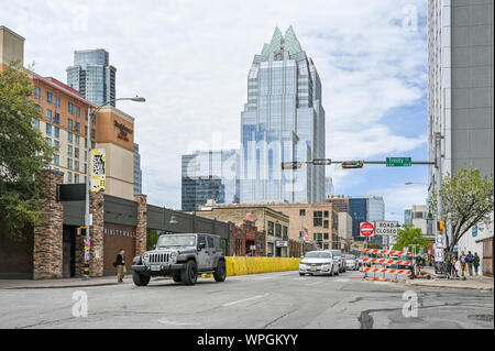 Frost Bank Tower in Austin Texas im März 2019. Dies ist einer der bekanntesten Wolkenkratzer in Austin. Stockfoto