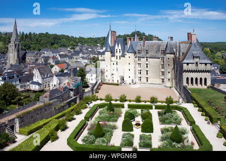 Luftbild Chateau Langeais und Stadt Touraine Frankreich Stockfoto