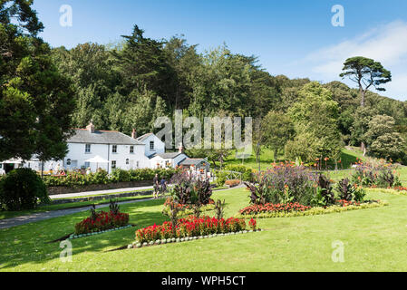Die historische Trenance Heritage Cottages in Trenance Park in Newquay in Cornwall. Stockfoto