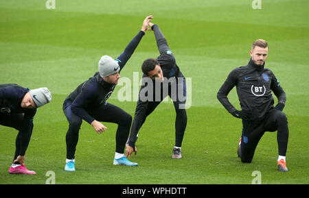 Von Links nach Rechts, England's Kieran Tripper, Ben Chilwell, Trent Alexander-Arnold und James Maddison während einer Schulung in Southampton FC Training Ground, marchwood. Stockfoto