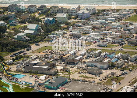 Emerald Isle, North Carolina, USA. 07. September 2019. Luftaufnahme der Schäden an der Promenade RV Park zerstört von Hurricane Dorian, nachdem es über die Outer Banks als Kategorie 1 Sturm September 7, 2019 in Emerald Isle, North Carolina, USA, übergeben. Stockfoto