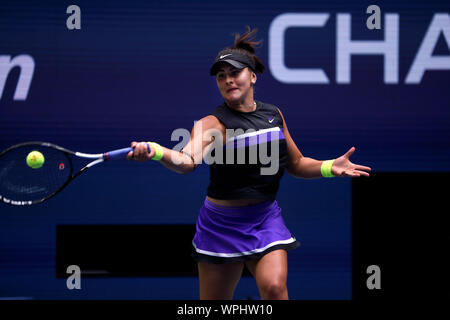 Flushing Meadows, New York, Vereinigte Staaten - 7 September 2019. Kanadas Bianca Andreescu bei ihrem Sieg über Serena Williams bei den Frauen Finale bei den US Open in Flushing Meadows, New York. Quelle: Adam Stoltman/Alamy leben Nachrichten Stockfoto