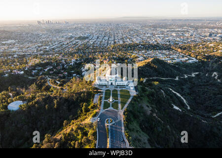 Am frühen Morgen Antenne oben Beliebte Griffith Park in Los Angeles, Kalifornien. Stockfoto