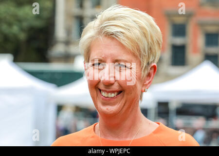 Westminster, London, 09. Sep 2019. Angela Smith, MP, Liberaldemokraten, auf College Green heute. Credit: Imageplotter/Alamy leben Nachrichten Stockfoto