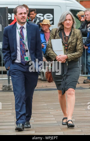 Westminster, London, 09. Sep 2019. Liz Saville Roberts, MP, der Führer der Plaid Cymru, auf College Green heute. Credit: Imageplotter/Alamy leben Nachrichten Stockfoto