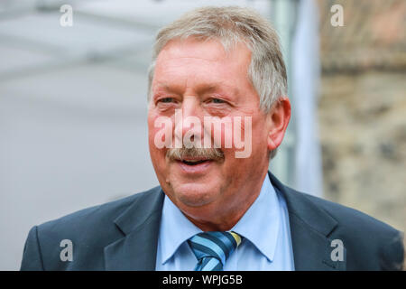 Westminster, London, 09. Sep 2019. Sammy Wilson, DUP MP für Osten Altrim, auf College Green heute, vor einem Tag von entscheidender Debatten auf, was möglicherweise der letzte Tag ist, wenn das Parlament tagt, für mehrere Wochen. Credit: Imageplotter/Alamy leben Nachrichten Stockfoto