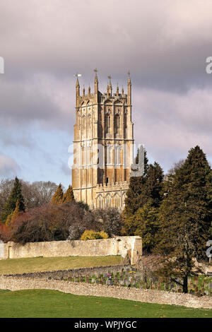 St. James Kirche und Friedhof in Chipping Campden in Gloucestershire, England Stockfoto