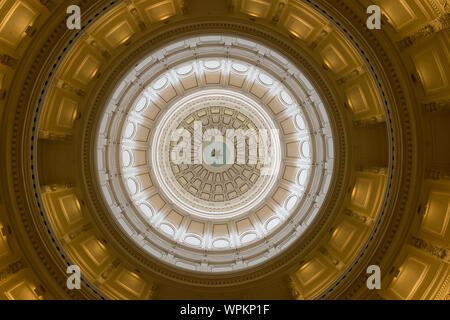 Blick auf die Kuppel der Senat Kammer des Texas Capitol in Austin, Texas Stockfoto
