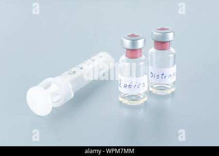 Medizin Flasche mit Tollwut Impfstoff- und Anstrichfarben für Tiergesundheit Stockfoto