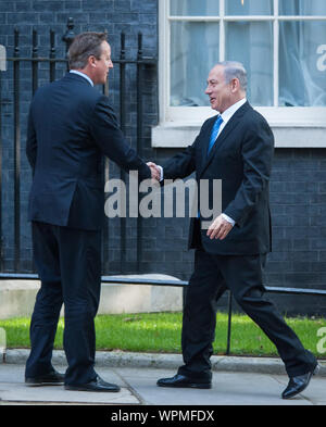 Whitehall, London, UK. 10. September 2015. Benjamin Netanjahu, trifft der britische Premierminister David Cameron in der Downing Street. Stockfoto