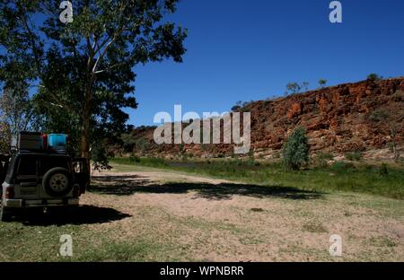 Fahren Sie durch Finke Gorge National Park, Alice Springs, Northern Territory, Australien Stockfoto