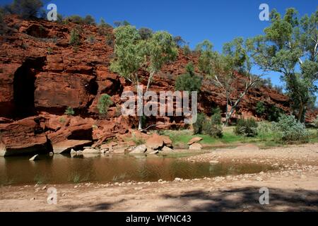 Fahren Sie durch Finke Gorge National Park, Alice Springs, Northern Territory, Australien Stockfoto