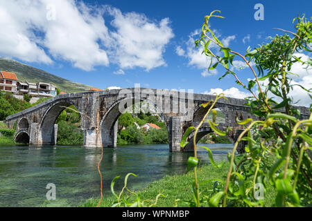 Die Arslanagic Brücke, Sarajevo, Bosnien und Herzegowina. Stockfoto