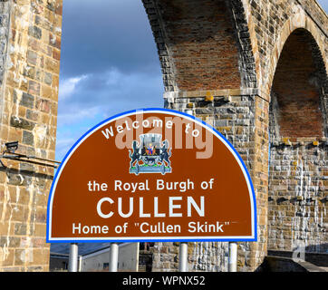 Cullen, Aberdeenshire, Schottland, Großbritannien - Willkommen bei der Royal Burgh von Cullen home Der 'Cullen Skink' Stockfoto