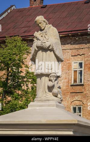 BIELSKO-BIALA, Polen - 1. SEPTEMBER 2019: Monument der Hl. Johannes Nepomuk auf dem Marktplatz in Bielsko-Biala, Polen. Stockfoto