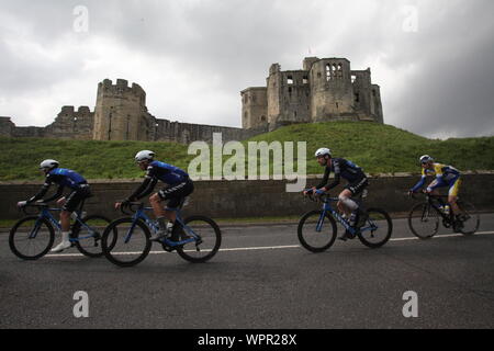 Warkworth, Northumberland, Großbritannien, 9. September 2019, die Stufe drei der Tour durch Großbritannien Radfahren geht Warkworth Castle, der Sieger der Etappe war Dylan Groenewegen, Kredit: DavidWhinham/Alamy leben Nachrichten Stockfoto