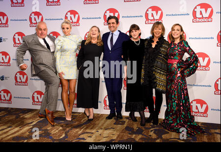 Die Forderung der Hebamme Cliff Parisi, Helen George, Gast, Stephen McGann, Heidi Thomas, Jenny Agutter und Laura die Teilnahme an der TV-Choice Awards im Hilton Hotel, Park Lane, London statt. Stockfoto