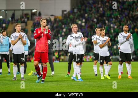 Belfast, Grossbritannien. 09 Sep, 2019. firo: 09.09.2019 Fußball: Fußball-EM, Euro Qualifikation: Nordirland - Deutschland 0:2 Jubel, Jubel nach rechts: Manuel Neuer, Julian Brandt, kimmich, Tah | Verwendung der weltweiten Kredit Links: dpa/Alamy leben Nachrichten Stockfoto