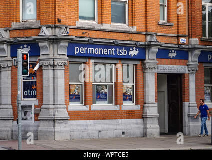 Eine Niederlassung Permanent Tsb Bank in Baggot Street Upper. Diese Bank ist spezialisiert auf die persönliche finanzielle Banking. Stockfoto