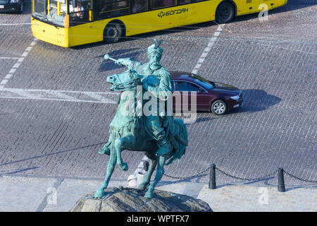 Kiew, Kiew: Bohdan Khmelnytsky Denkmal, Bus, Trolleybus, Sophia Platz, Kiew, Ukraine Stockfoto