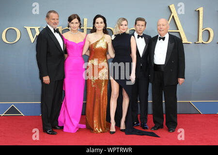 Hugh Bonneville, Elizabeth McGovern, Michelle Dockery, Laura Carmichael, Allen Leech, Julian Fellowes, Downton Abbey - Weltpremiere, Leicester Quadrat Stockfoto