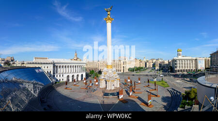 Kiew, Kiew: Maidan Nesaleschnosti (Platz der Unabhängigkeit), Hlobus' ( 'Globus') u-Shopping Mall, Petro Tschaikowsky nationale Musik Akademie der Ukrai Stockfoto