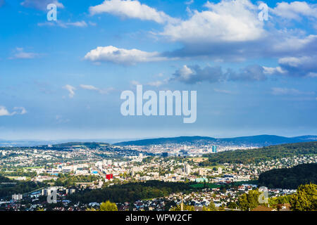 Luftaufnahme auf Stadtbild von Zürich aus Bergdietikon Stockfoto