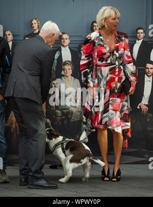 London, Großbritannien. 09 Sep, 2019. London - England - Sep 9: Lulu Williams besucht die "Weltpremiere von Downton Abtei" in Leicester Square, London, Großbritannien, am 9. September 2019. Gary Mitchell/Alamy leben Nachrichten Stockfoto