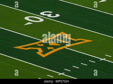 Waco, Texas, USA. 7. Sep 2019. Baylor Bears grosse 12 logo vor dem NCAA Football Spiel zwischen UTSA Roadrunners und der Baylor Bären an McLane Stadion in Waco, Texas. Matthew Lynch/CSM/Alamy leben Nachrichten Stockfoto