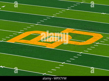 Waco, Texas, USA. 7. Sep 2019. Baylor Bears' 'BU''Logo vor dem NCAA Football Spiel zwischen UTSA Roadrunners und der Baylor Bären an McLane Stadion in Waco, Texas. Matthew Lynch/CSM/Alamy leben Nachrichten Stockfoto