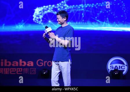 Zhejiang, Zhejiang, China. 10 Sep, 2019. Am 6. Juli 2016, Ma nahmen an der gemeinsame Start von Alibaba und SAIC auf der ersten inländischen Internet Auto in Hangzhou. Credit: SIPA Asien/ZUMA Draht/Alamy leben Nachrichten Stockfoto