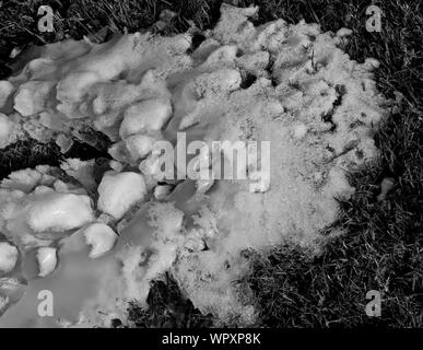 Eis bildete bei undichten Wasserschlauch, Canyon, Texas. Stockfoto