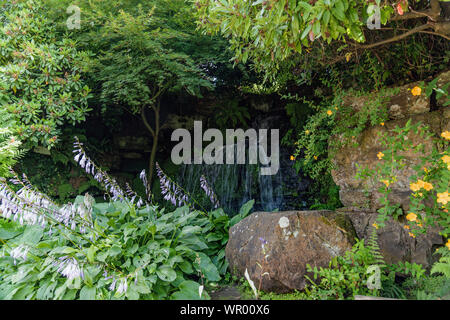 Schattigen Grotten-italienischen Garten, Hever Castle, Großbritannien Stockfoto