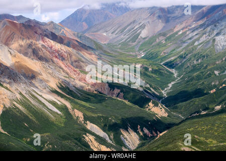 Luftaufnahme von der Schlucht über den Kaskawulsh Fluss im Kluane National Park, Yukon, Kanada Stockfoto