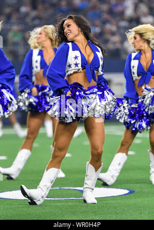 29.August 2019: Die Dallas Cowboys Cheerleaders während ein NFL preseason Spiel zwischen der Tampa Bay Buccaneers und die Dallas Cowboys bei AT&T Stadium in Arlington, TX Tampa Bay besiegt Dallas 17-15 Albert Pena/CSM durchführen Stockfoto
