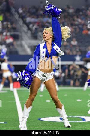 29.August 2019: Die Dallas Cowboys Cheerleaders während ein NFL preseason Spiel zwischen der Tampa Bay Buccaneers und die Dallas Cowboys bei AT&T Stadium in Arlington, TX Tampa Bay besiegt Dallas 17-15 Albert Pena/CSM durchführen Stockfoto