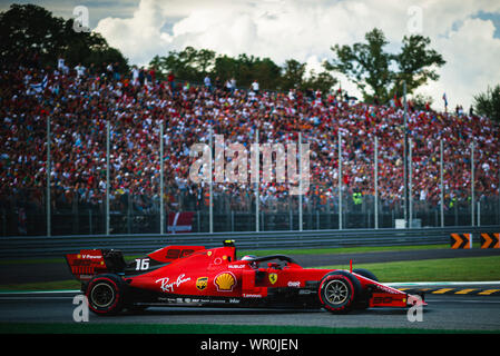 Monza, Italien. 07 Sep, 2019. Die Scuderia Ferrari die monegassischen Treiber Charles Leclerc konkurriert im Qualifying der F1 Grand Prix von Italien auf dem Autodromo Nazionale di Monza. Credit: SOPA Images Limited/Alamy leben Nachrichten Stockfoto