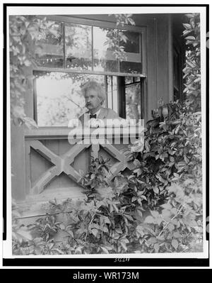 Mark Twain, Kopf und Schultern hoch, nach links, Blick aus Fenster]/T.E. Morr Stockfoto